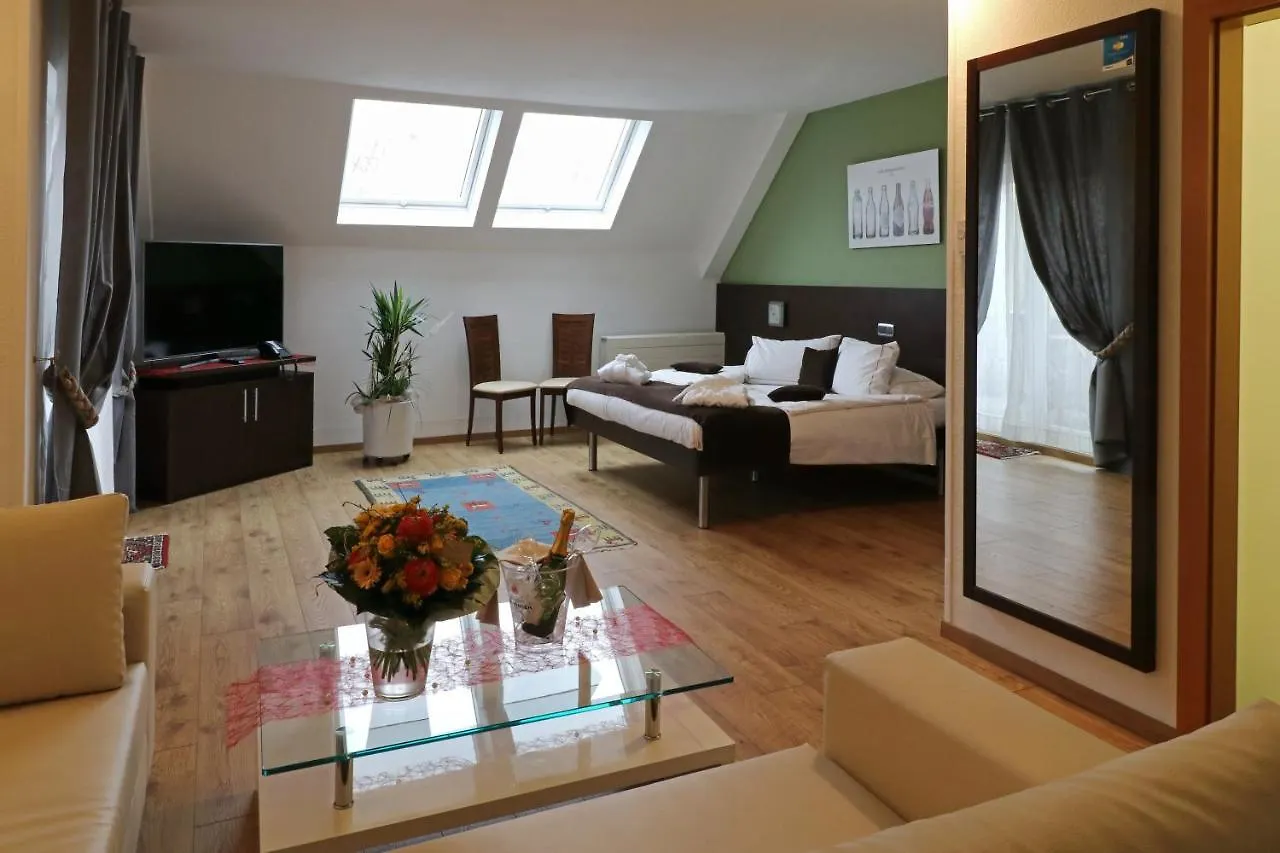 Threeland Hotel Pétange